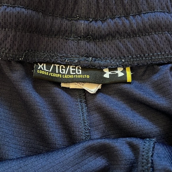 Under Armour gym shorts - Picture 2 of 3